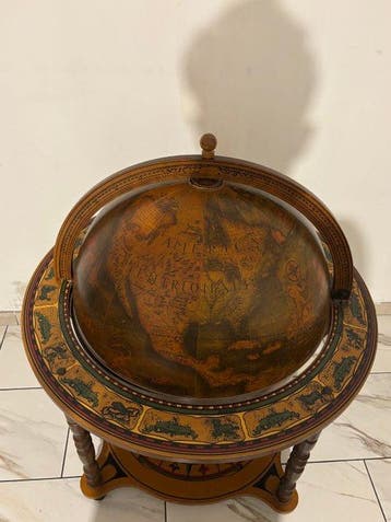 Globe bar - Grote Italiaanse globe-bar in Renaissance-stijl, Antiek en Kunst, Curiosa en Brocante