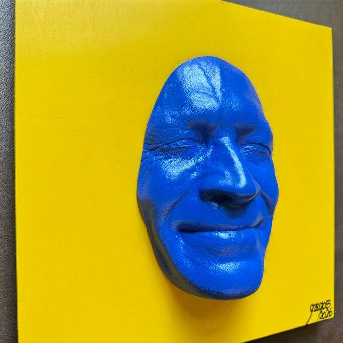 gregos - Blue smile on yellow background, Antiquités & Art, Art | Objets design