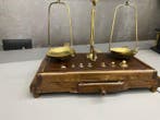 Balans of weegschaal - Hout en messing - Antieke