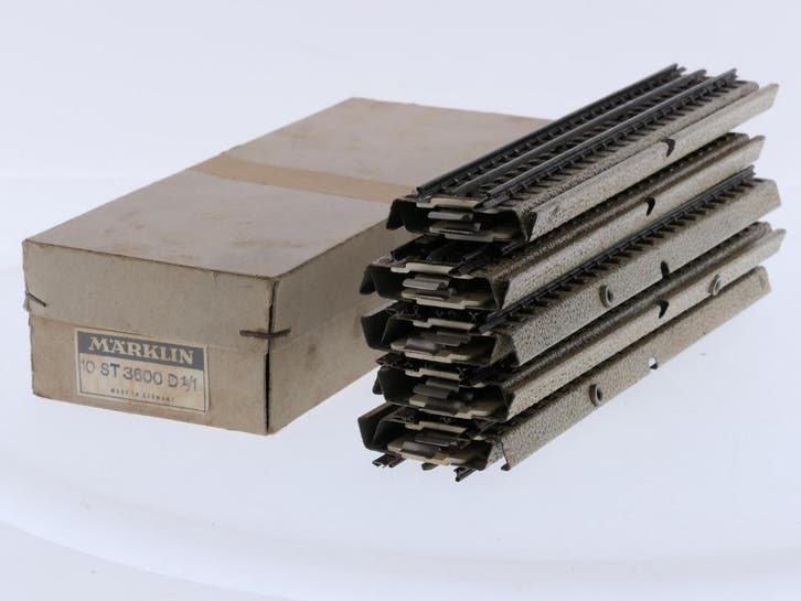 Schaal H0 Märklin 3600 D rechte rails 10 st. M-Rails #9194, Hobby & Loisirs créatifs, Trains miniatures | HO, Rails, Enlèvement ou Envoi