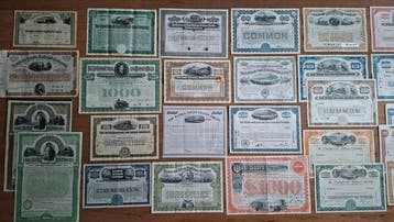 Document - 30 American railroad shares and bonds - 1853-1978