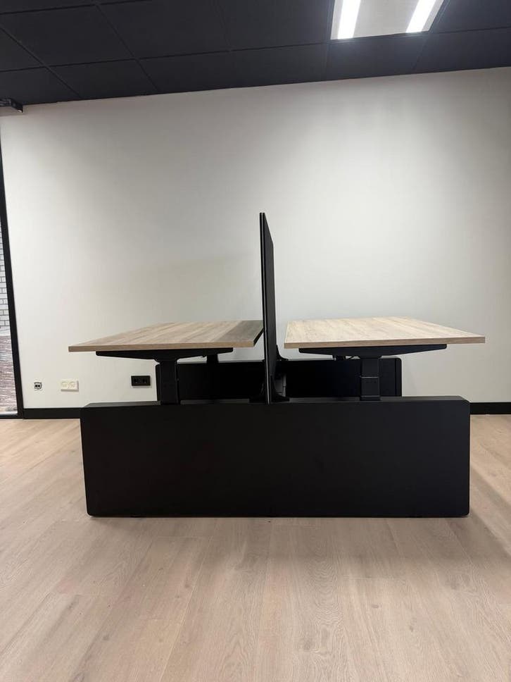 Zit Sta Bureau Met Wang - Duo Werkplek - Kantoorinrichting, Huis en Inrichting, Bureaus, Nieuw, Elektrisch, In hoogte verstelbaar