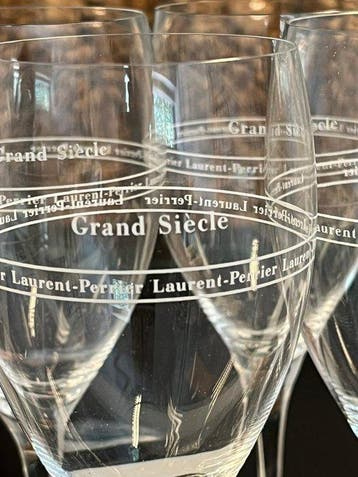 Verre à champagne (12) - Verre - flûte Laurent-Perrier