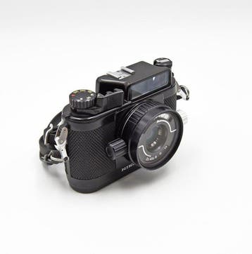 Nikon Nikonos-III + W-Nikkor 35mm f/2.5 Analoge camera, Nieuw