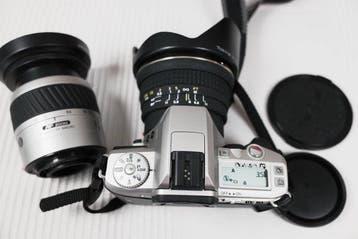 Minolta Dynax 4 SLR AF silver film camera + minolta zoom, Nieuw