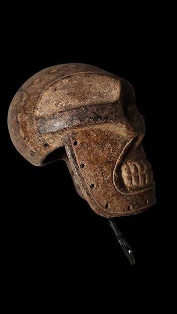 Magnificent oba skull - Nigeria (Sans prix de réserve), Antiek en Kunst