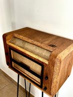 PiF - Kast op een standaard - Hout, Staal - Luidspreker op