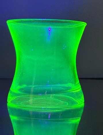 Vaas - Uraniumglas - Vaas Ouraline