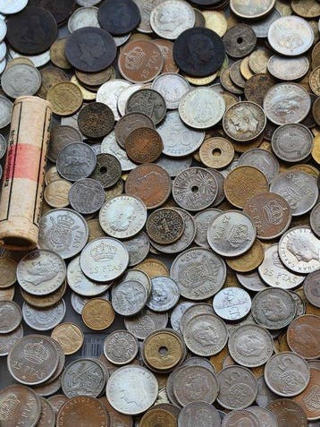 Spanje. Peseta 1870-2000 (Lote de 1900 gramos de monedas, Postzegels en Munten