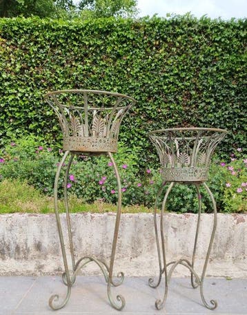 Pot de fleurs (2) - Fer