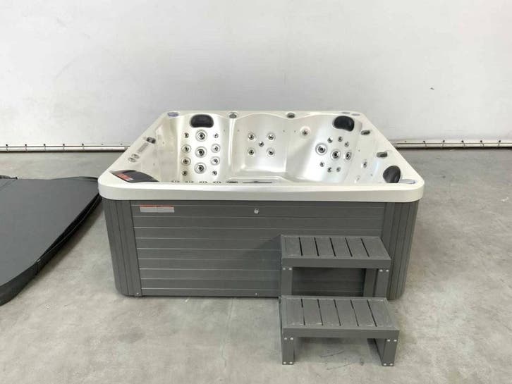 Veiling: Jacuzzi Las Vegas 5 Personen Nieuw, Autos : Pièces & Accessoires, Batteries & Accessoires, Enlèvement