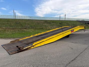 Schrader Storex Kruizinga mobiele laadramp laaddock oprijbru, Ophalen