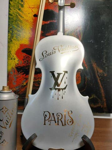 fp pop art - Louis Vuitton Violon et Capsule luxury gris