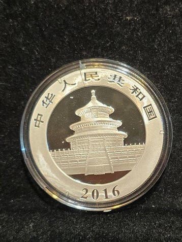 China. 10 Yuan 2016, Panda, 30 gr. (.999) (Zonder, Postzegels en Munten