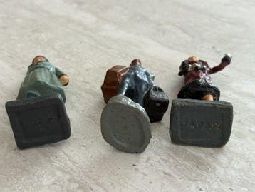 Figuur - 3 figurines 7 cm pour train gare zoo très rare no