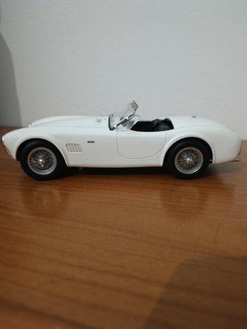 Norev 1:18 - Modelauto - AC Cobra, Nieuw