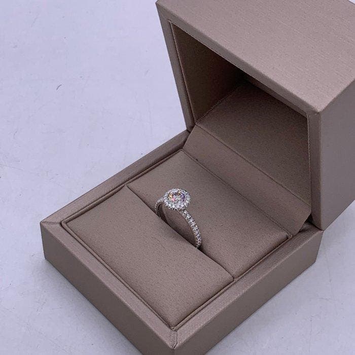 De Beers - Bague - Aura Solitaire Platine, Bijoux, Sacs & Beauté, Bagues