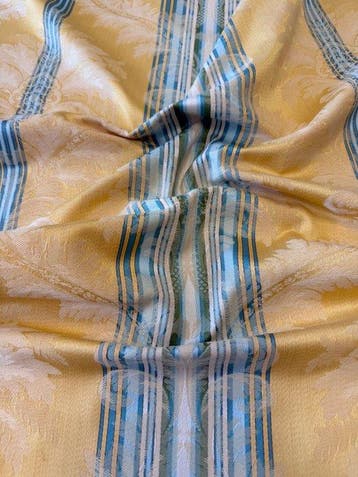 Prachtig damast jacquard meubelstof van hoge kwaliteit. -