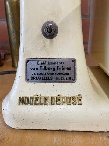 van Tilborg Frères - Koffiemolen - Metaal, Aluminium, Staal, Antiek en Kunst