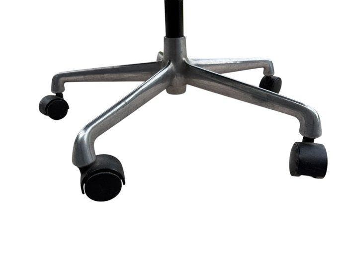 ICF - Charles & Ray Eames - Fauteuil - EA219 - Leder, Antiquités & Art, Antiquités | Meubles | Chaises & Canapés