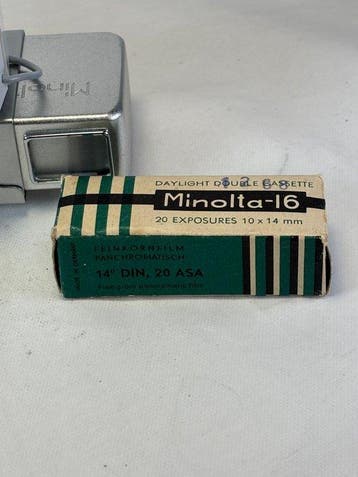 Minolta 16 model I Chrome + Flash + film 1957/1960 Caméra