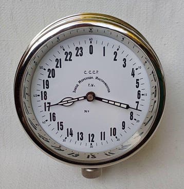 Scheepsklok - USSR. Plant of Nautical Instruments - -