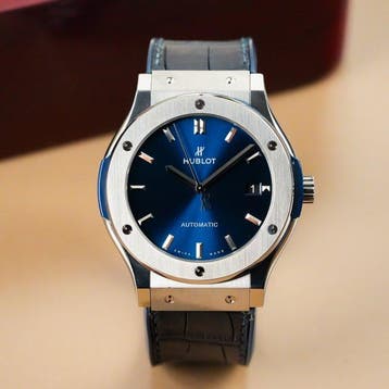 Hublot - Classic Fusion Titanium Blue - 511.NX.7170.LR -, Nieuw