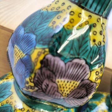 Kutani-porselein sake-set door Gyokuh – handgeschilderde
