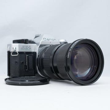 Canon AE-1 Program with FD 35-105mm f/3.5 lens Analoge