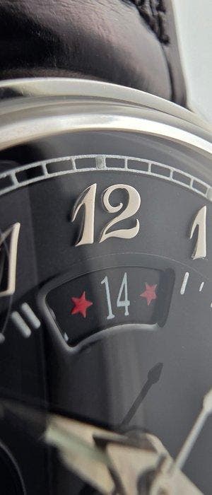 Girard-Perregaux - Traveller GMT Alarm - Sans prix de