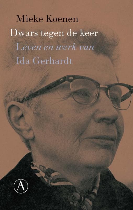 Dwars tegen de keer 9789025303808 Mieke Koenen, Boeken, Literatuur, Zo goed als nieuw, Verzenden