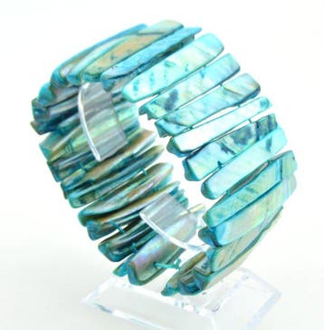 Natuurlijke schelp met parelmoerblauwe kleur - Armband