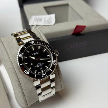 Oris - Aquis Date - Black Automatic - 01 733 7730 4134-07 8