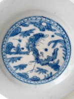 Bord - een porseleinen bord uit de Ming-dynastie met een