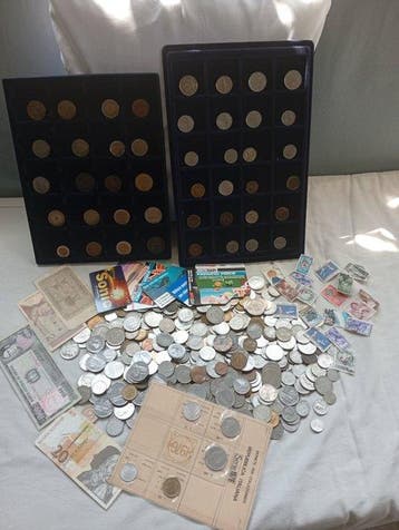 Wereld. lotto da 1032 monete Regno- Repubblica Mondiali