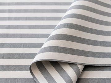 Tissu dameublement à rayures gris et ivoire – Élégance