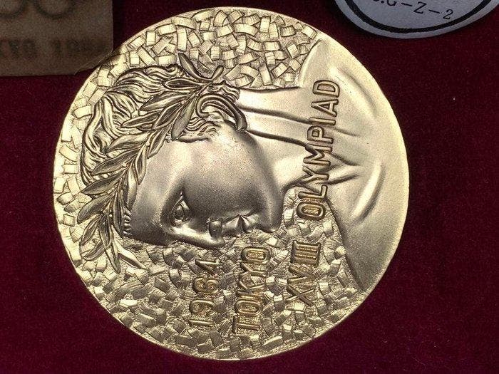 Ensemble officiel de médailles commémoratives des Jeux, Collections, Collections Autre