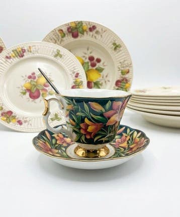 Botanical Harmony Exclusive Set - Royal Albert Fine Bone