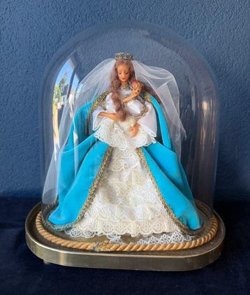 Decoratief ornament - Europa - Ovale stolp met Madonna