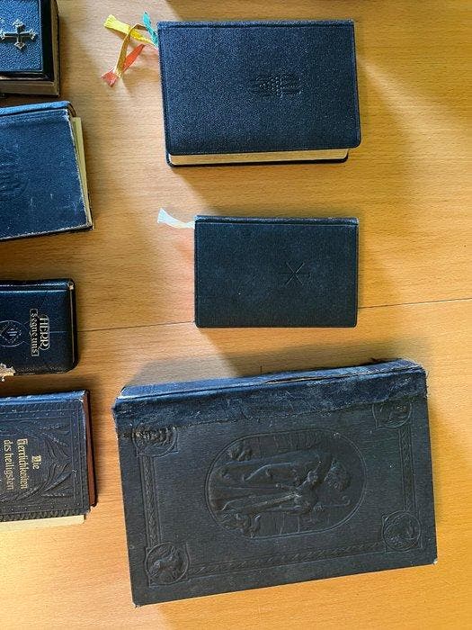 Konvoluut historische katholieke gebeds-, kerk- en, Antiquités & Art, Antiquités | Livres & Manuscrits
