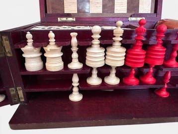 Jeu déchecs - Historisches Spielset mit Schach [Games