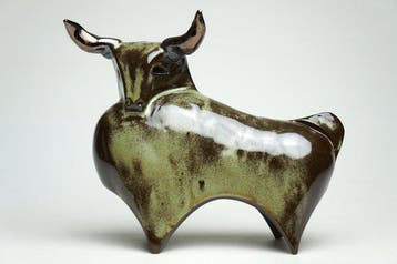 Urszula Despet - sculptuur, Green Bull - 14 cm - Keramiek -, Antiek en Kunst, Antiek | Glaswerk en Kristal