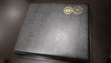 Monde. Superbe collection de 4 albums de pièces de monnaie