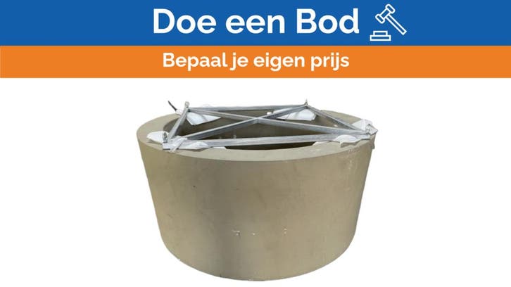 Bieden: CRN Round Wheelhouse Jacuzzi Bathtub -, Doe-het-zelf en Bouw, Sanitair, Ophalen of Verzenden