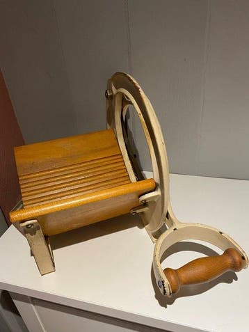 Raadvad - Ove Larsen - Broodsnijmachine - 294 - Gietijzer