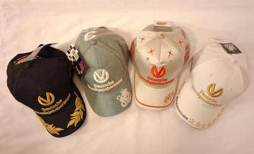 Michael Schumacher - Set van 4 baseballpetten - 2010 tot, Verzamelen, Nieuw