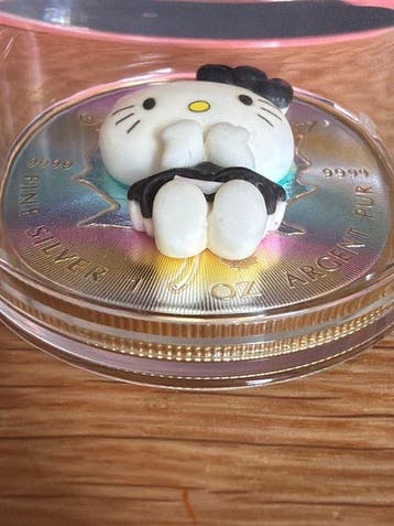 Canada. 5 Dollars 2025 Hello Kitty Insert 1 oz (.999) mit