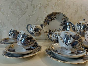 Lomonosov Imperial Porcelain Factory - Nina Slavina Tulip
