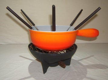 Le Creuset - Een fraai Le Creuset fonduestel - Poêle -, Antiek en Kunst, Antiek | Keukengerei