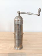 DIENES PEDE - Koffiemolen - model 461 - Messing, Verchroomd, Antiek en Kunst